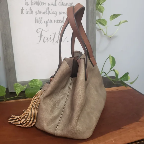 Satchel purse bag with double tassels NEW - Picture 11 of 12